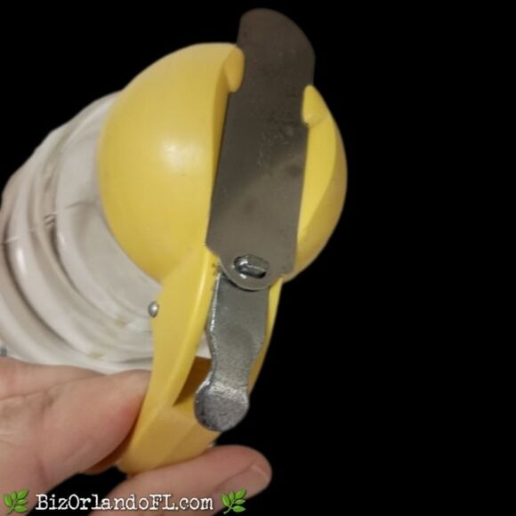 VINTAGE: Beehive Syrup Honey Dispenser / Light Yellow Beige Plastic Lid & Handle - Picture 2 of 4